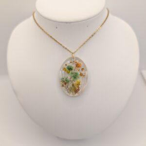 owalny naszyjnik kryształ z kolorową gipsówką