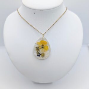 naszyjnik sopel z żółtym kwiatem, stokrotką i niezapominajkami