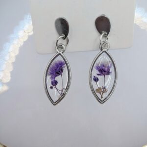 kolczyki wiszące małe łezki z fioletową gipsówką