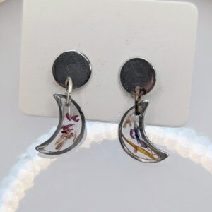 kolczyki srebrne wiszące małe księżyce z kolorowymi płatkami