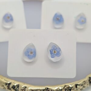 kolczyki sztyfty łezki z niezapominajką