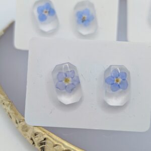 kolczyki sztyfty podłużne z niezapominajką