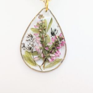 naszyjnik złoty łezka z różowym wrzosem i zielenią