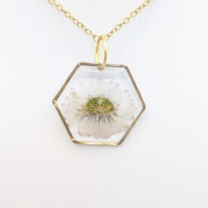 geometryczny naszyjnik złoty ze stokrotką